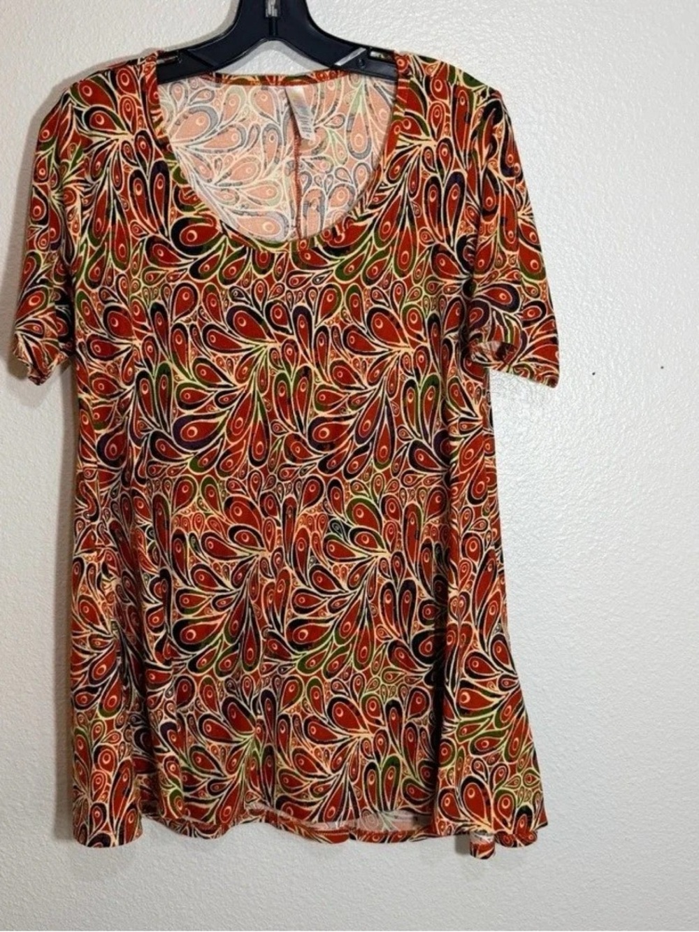 LuLaRoe Scoop Neck Tunic in Red, Orange, Green Paisley